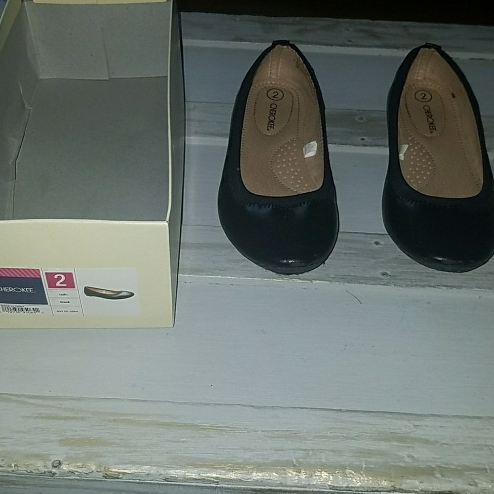 Cherokee black flats size 2 in girls